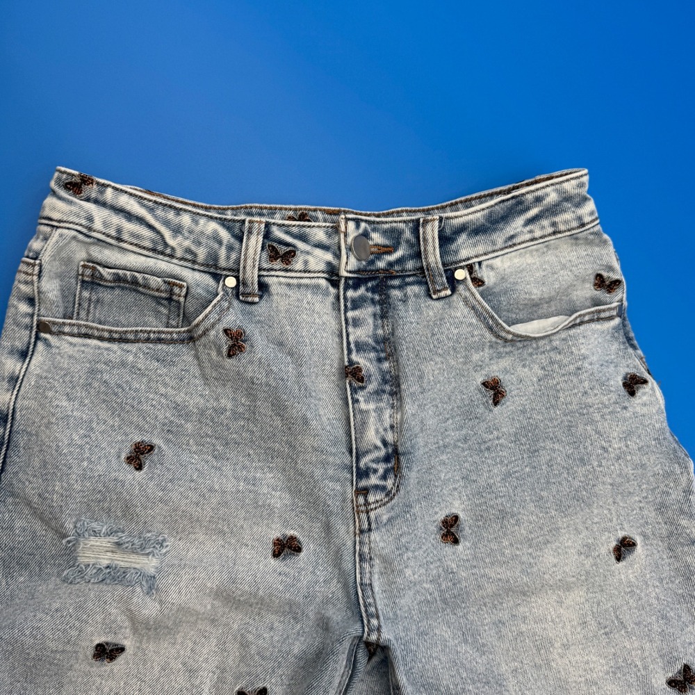 Material Girl Womens Jeans Light Size 9 Butterfly Embroidered Distressed Raw Hem - Picture 2 of 5